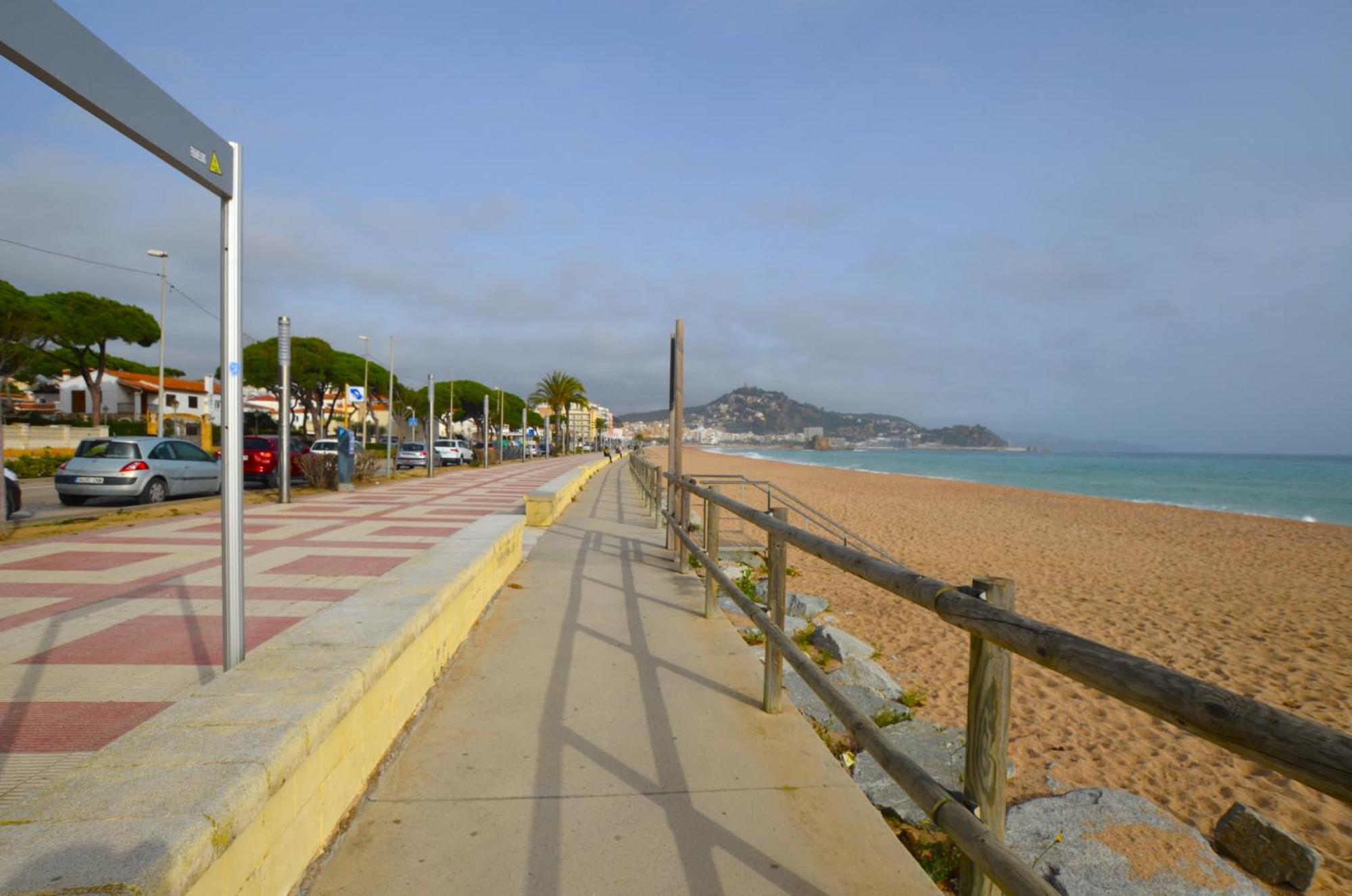 Apartamento Frente A La Playa Blanes Costa Brava Exteriör bild